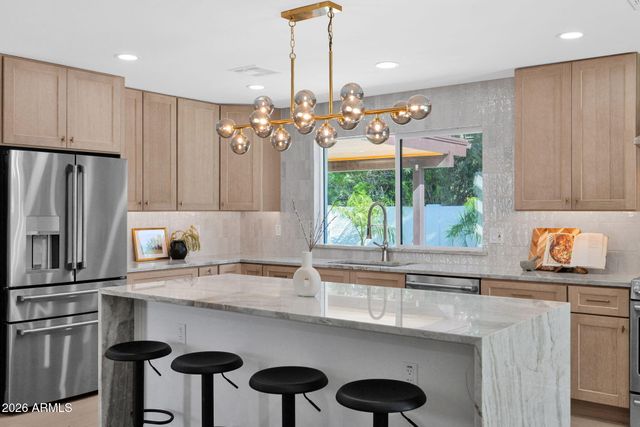 7506 E WOODSAGE Lane, Scottsdale, AZ 85258