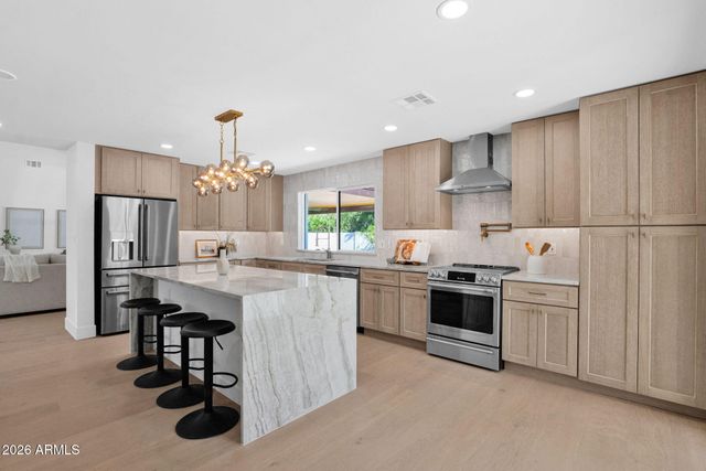 7506 E WOODSAGE Lane, Scottsdale, AZ 85258