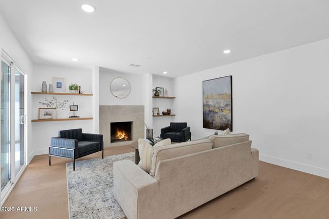 7506 E WOODSAGE Lane, Scottsdale, AZ 85258