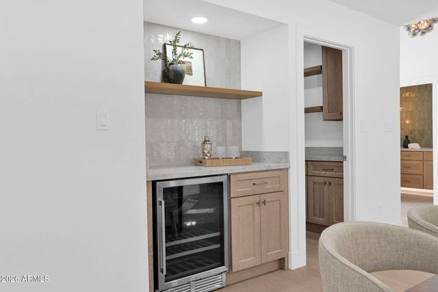 7506 E WOODSAGE Lane, Scottsdale, AZ 85258