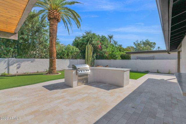 7506 E WOODSAGE Lane, Scottsdale, AZ 85258