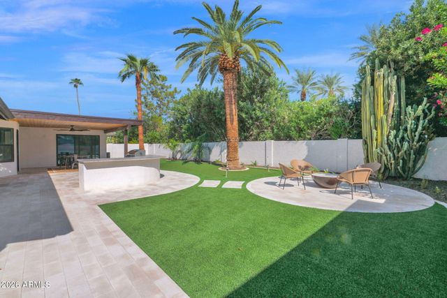 7506 E WOODSAGE Lane, Scottsdale, AZ 85258