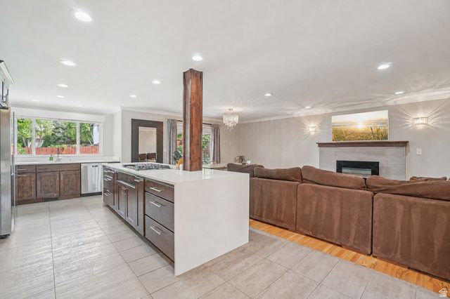 2451 E MURRAY HOLLADAY RD, Holladay, UT 84117