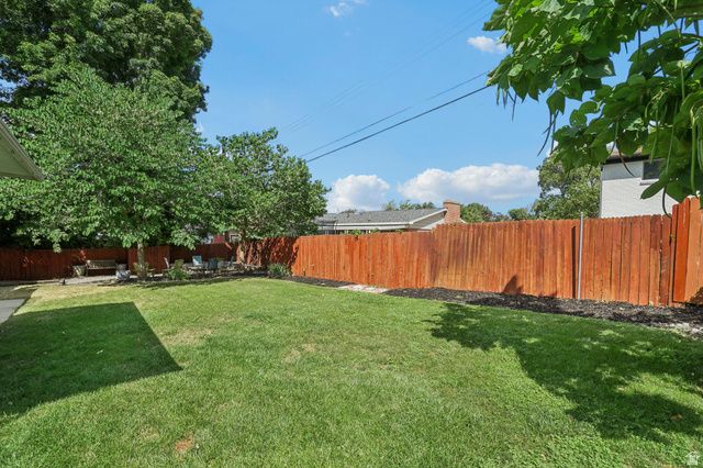 2451 E MURRAY HOLLADAY RD, Holladay, UT 84117
