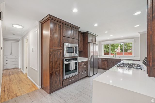 2451 E MURRAY HOLLADAY RD, Holladay, UT 84117