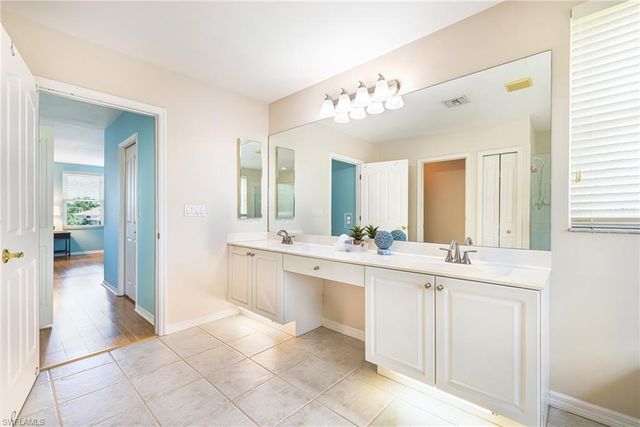 11117 Lakeland CIR, Fort Myers, FL 33913