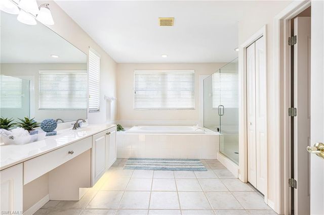 11117 Lakeland CIR, Fort Myers, FL 33913