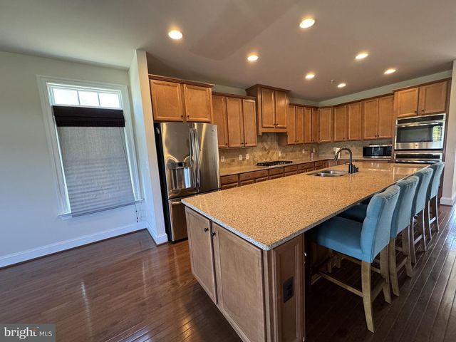 44396 FOXTHOM TER, Ashburn, VA 20147