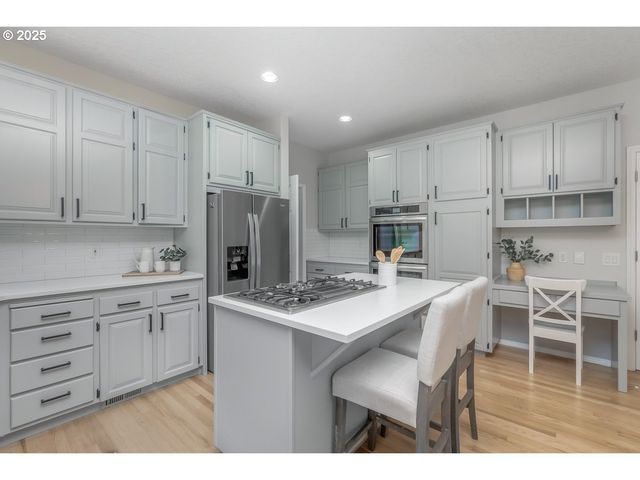 15730 Sw BOBWHITE Cir, Beaverton, OR 97007