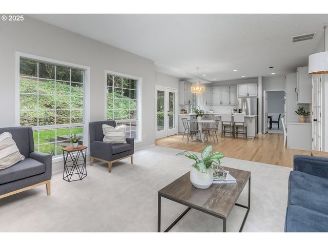 15730 Sw BOBWHITE Cir, Beaverton, OR 97007