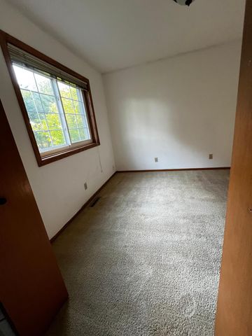 9023 Nantwick Ridge, Brooklyn Park, MN 55443
