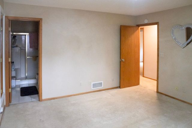 9023 Nantwick Ridge, Brooklyn Park, MN 55443