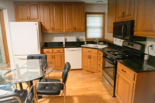 9023 Nantwick Ridge, Brooklyn Park, MN 55443