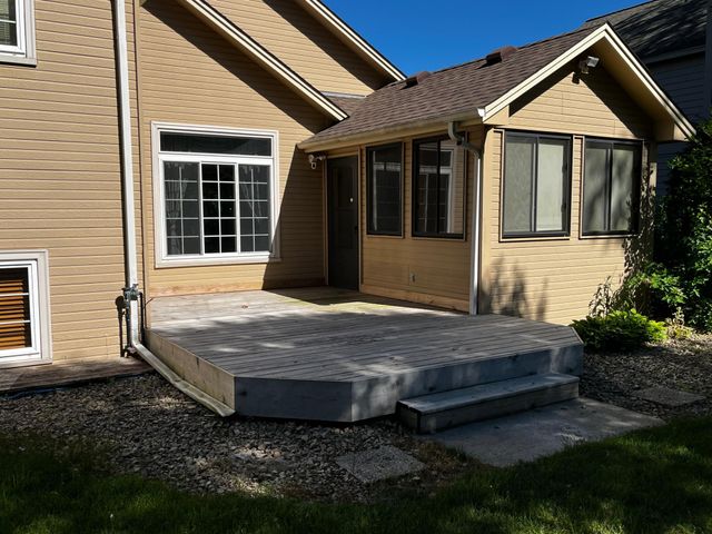 9023 Nantwick Ridge, Brooklyn Park, MN 55443