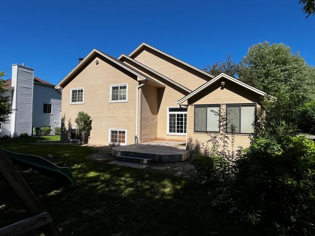 9023 Nantwick Ridge, Brooklyn Park, MN 55443