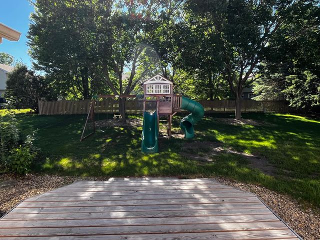 9023 Nantwick Ridge, Brooklyn Park, MN 55443