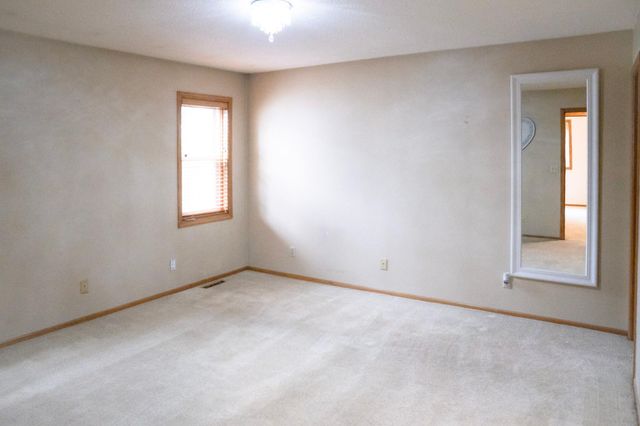 9023 Nantwick Ridge, Brooklyn Park, MN 55443
