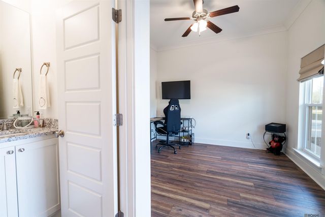 7066 Port Hudson Pride Rd, Zachary, LA 70791