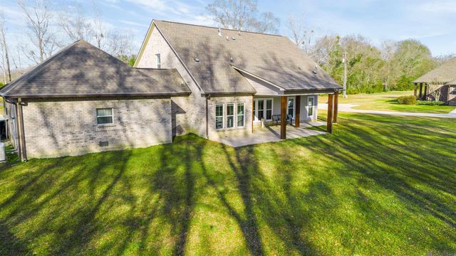 7066 Port Hudson Pride Rd, Zachary, LA 70791