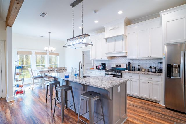 7066 Port Hudson Pride Rd, Zachary, LA 70791