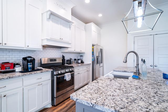 7066 Port Hudson Pride Rd, Zachary, LA 70791