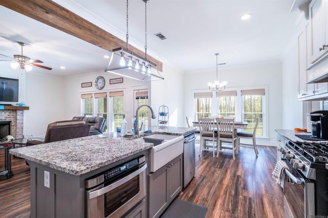 7066 Port Hudson Pride Rd, Zachary, LA 70791