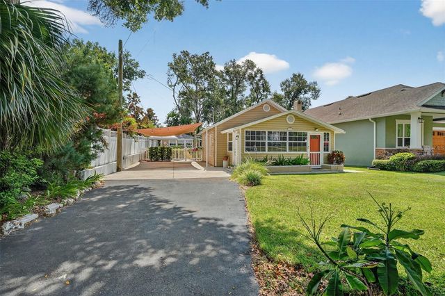 418 E 10TH AVENUE, Mount Dora, FL 32757