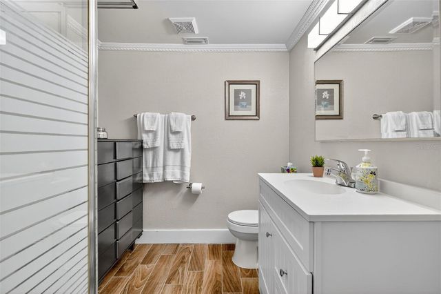 418 E 10TH AVENUE, Mount Dora, FL 32757