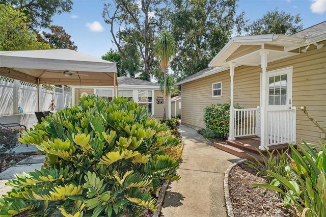 418 E 10TH AVENUE, Mount Dora, FL 32757