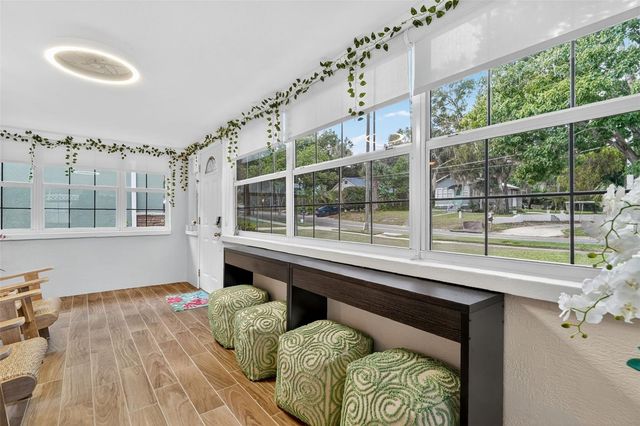 418 E 10TH AVENUE, Mount Dora, FL 32757