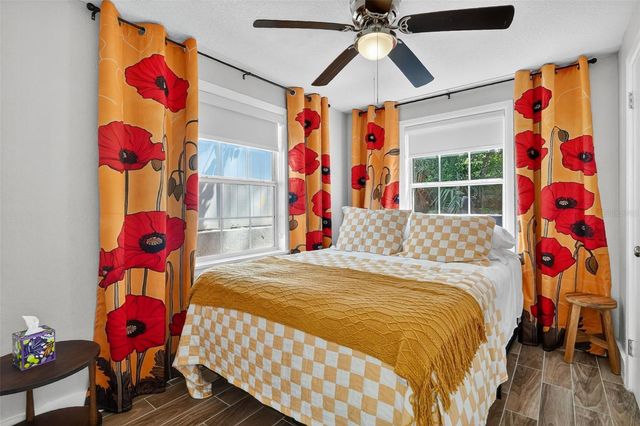 418 E 10TH AVENUE, Mount Dora, FL 32757