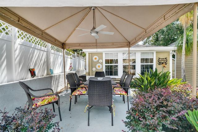 418 E 10TH AVENUE, Mount Dora, FL 32757