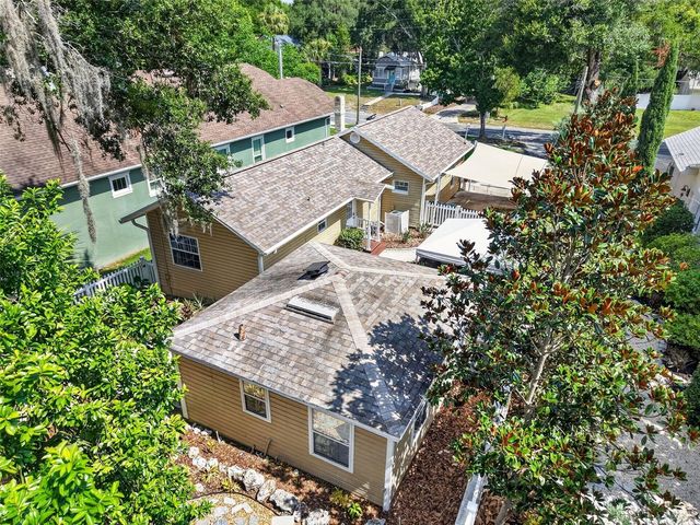 418 E 10TH AVENUE, Mount Dora, FL 32757