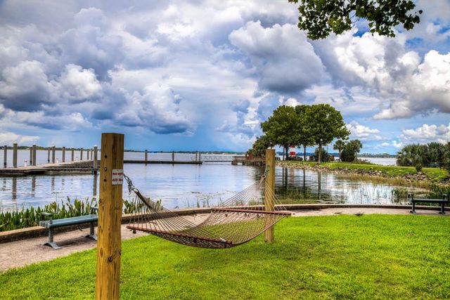 418 E 10TH AVENUE, Mount Dora, FL 32757