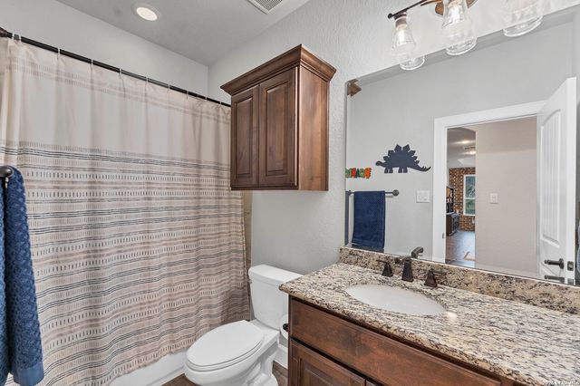 1033 MYSTIC SHORES BLVD, Spring Branch, TX 78070