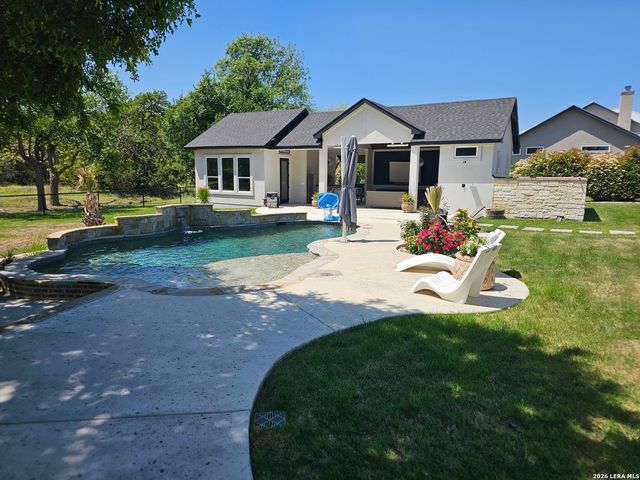 1033 MYSTIC SHORES BLVD, Spring Branch, TX 78070