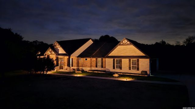 1033 MYSTIC SHORES BLVD, Spring Branch, TX 78070