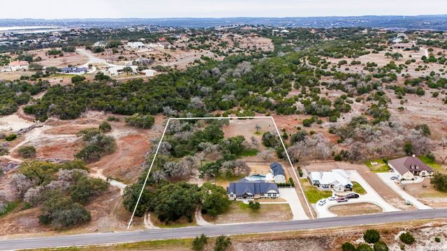 1033 MYSTIC SHORES BLVD, Spring Branch, TX 78070