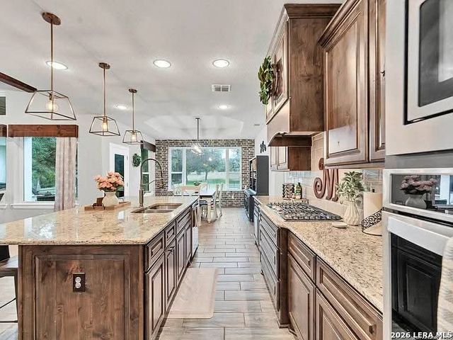 1033 MYSTIC SHORES BLVD, Spring Branch, TX 78070