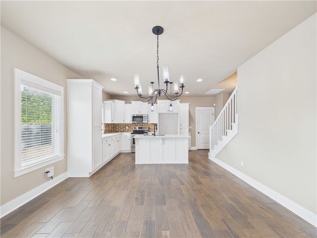 676 N Malbec Road, Fayetteville, AR 72704