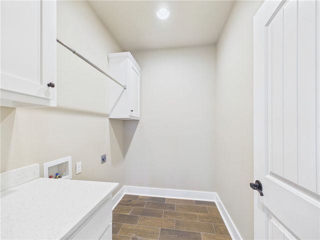 676 N Malbec Road, Fayetteville, AR 72704