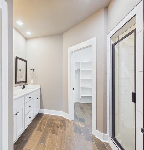 676 N Malbec Road, Fayetteville, AR 72704