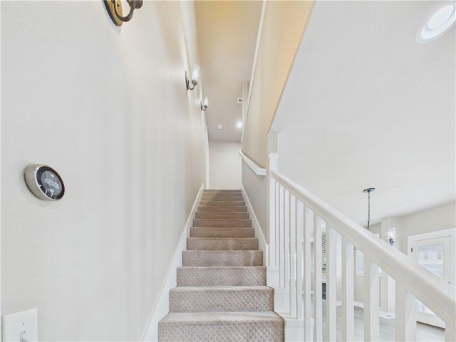 676 N Malbec Road, Fayetteville, AR 72704