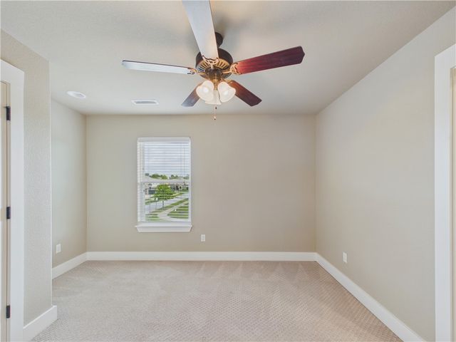 676 N Malbec Road, Fayetteville, AR 72704