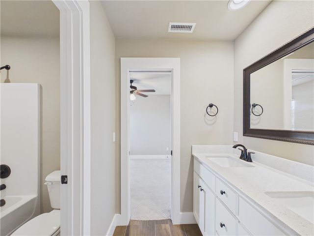 676 N Malbec Road, Fayetteville, AR 72704