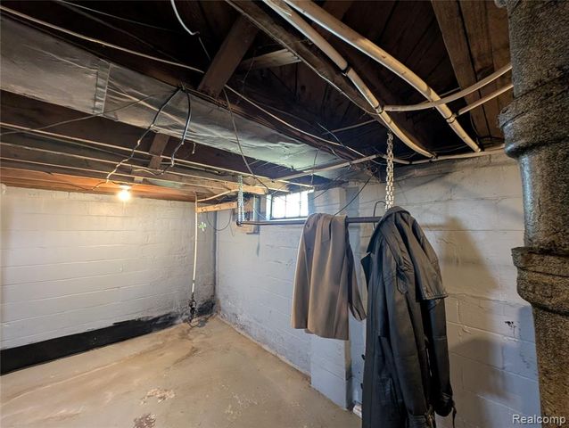 309 Michigan Avenue, Pontiac, MI 48342