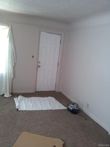 309 Michigan Avenue, Pontiac, MI 48342