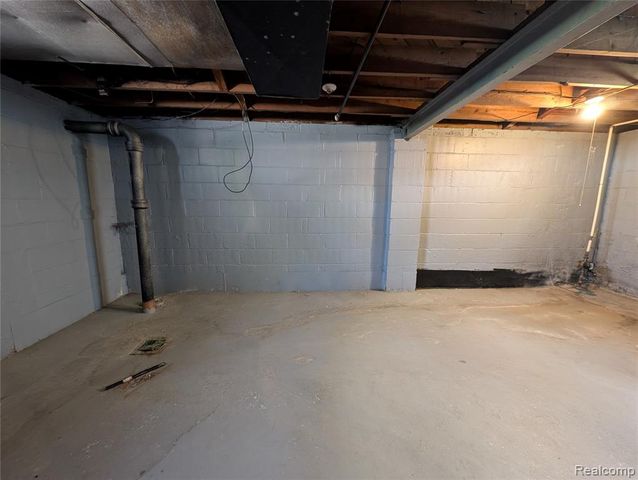 309 Michigan Avenue, Pontiac, MI 48342