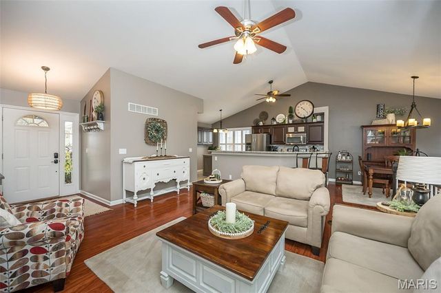 736 Emerald Oaks Court, Eureka, MO 63025