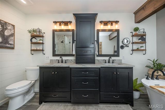 736 Emerald Oaks Court, Eureka, MO 63025